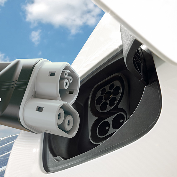 Weiterentwicklung des CCS Ladestandards für Elektrofahrzeuge auf bis zu 350 kW<br /> Evolution of CCS charging technology for e-cars towards 350 kW