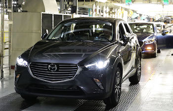En términos financieros, los ingresos de Mazda han crecido consistentemente en los últimos años hasta 3,4 billones de yen en 2015/16